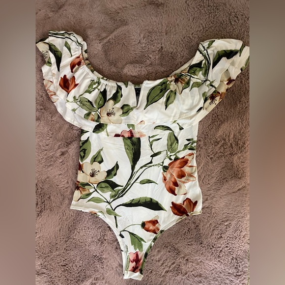 Perfect condition. Size Large - Picture 2 of 2